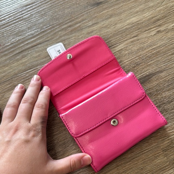 Modabella Fuchsia Wallet - Picture 3 of 5
